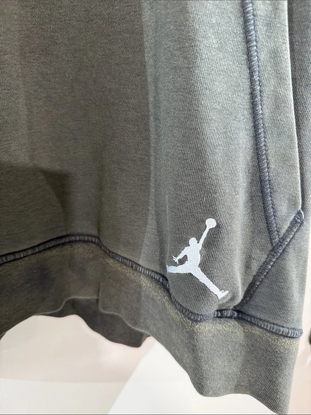 Jordan Men's Crewneck Short-Sleeve Hoodie in Olive